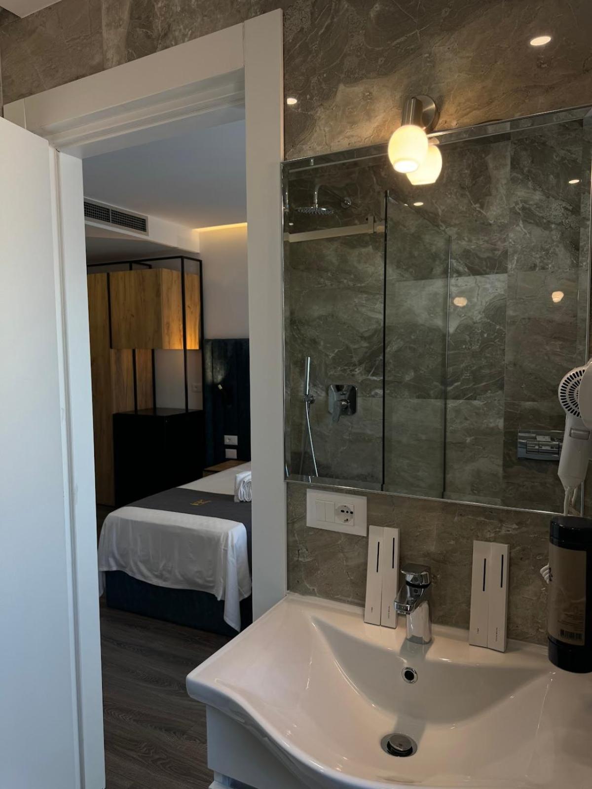 Hotel Bar Restorant Ylli Shëngjin Εξωτερικό φωτογραφία